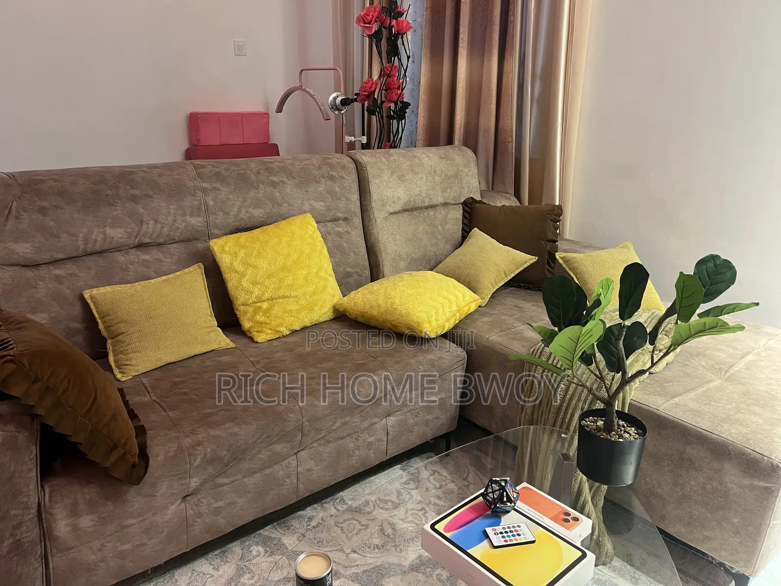 Hall Couch