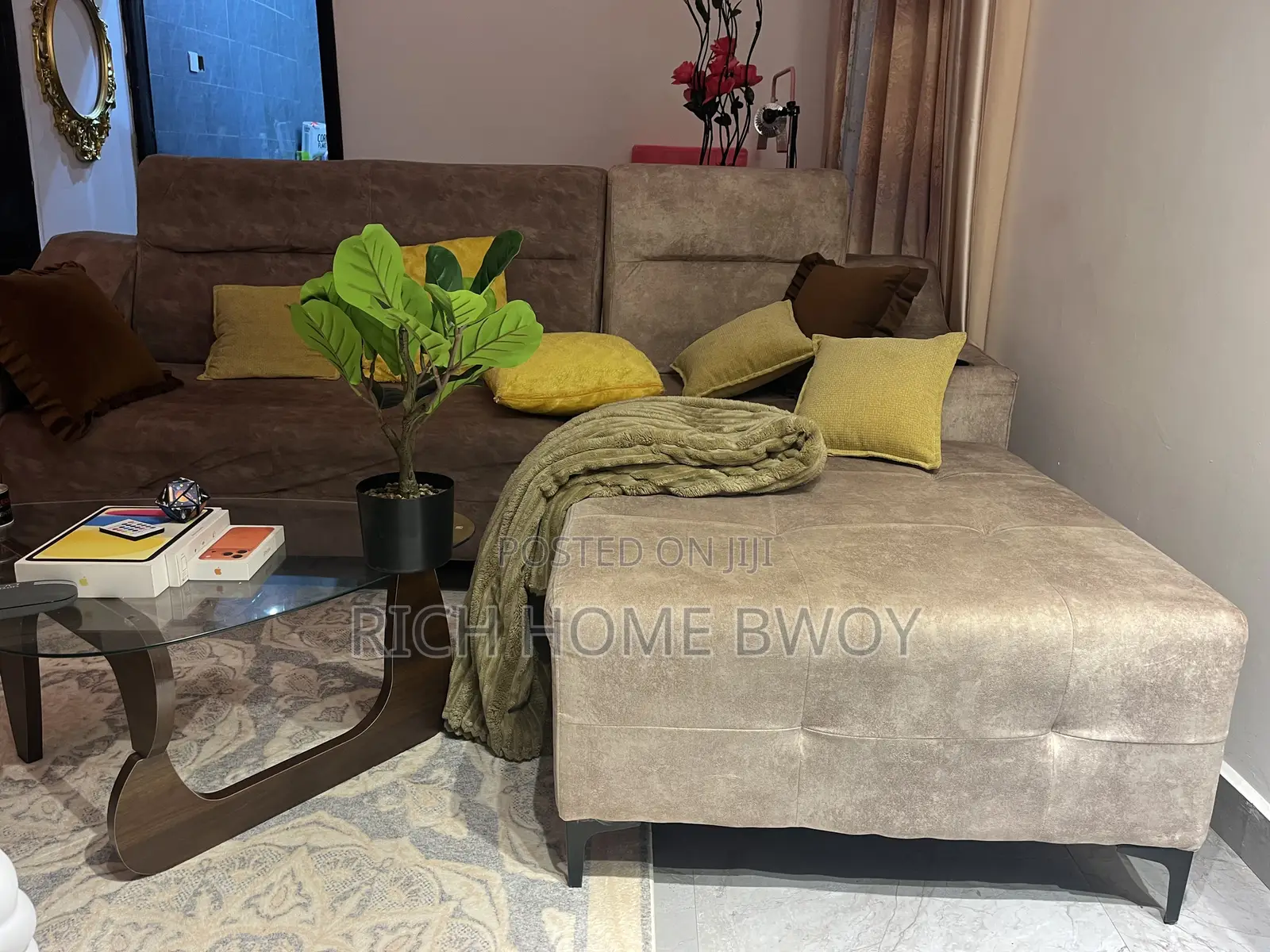 Hall Couch