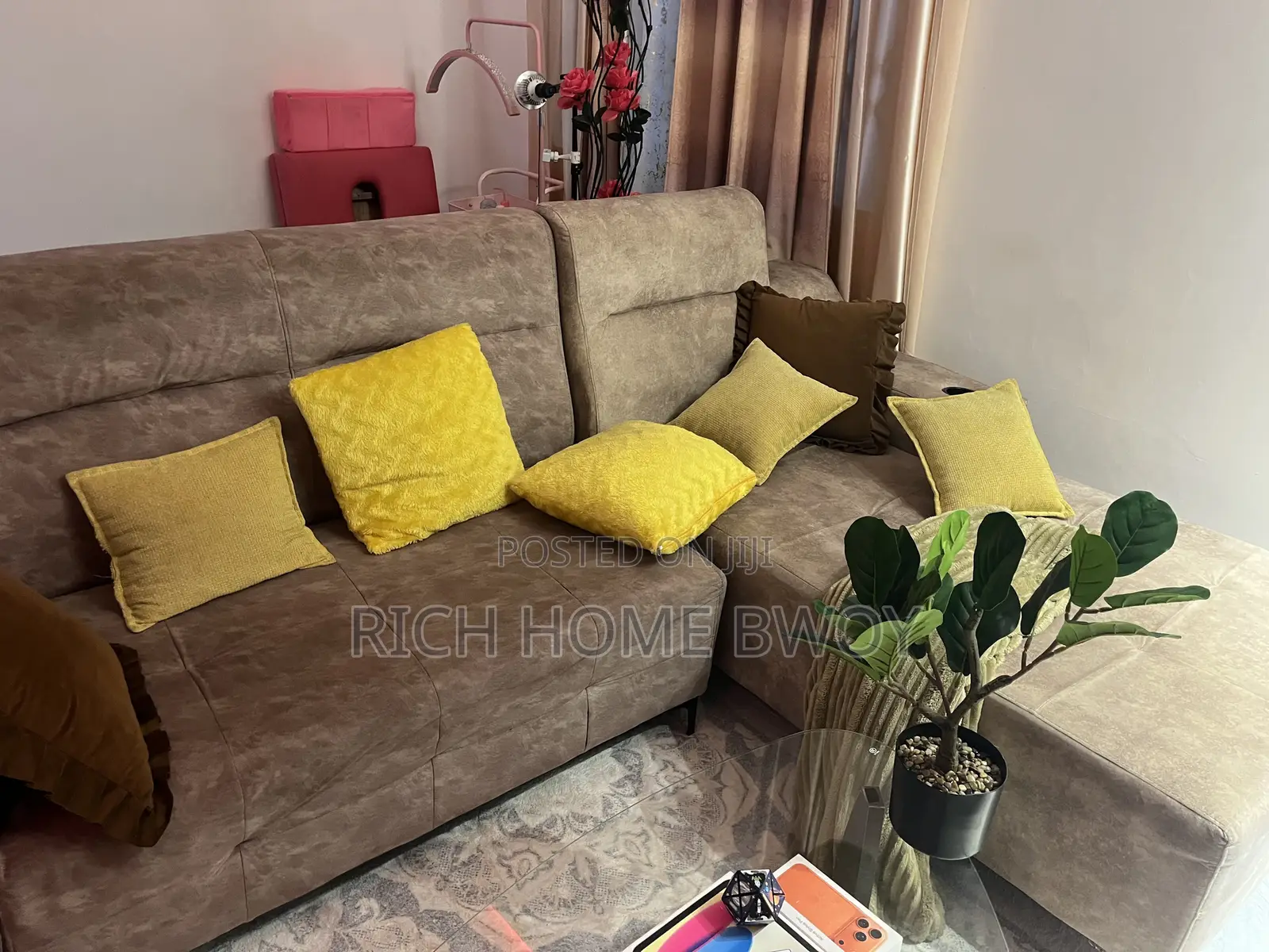 Hall Couch