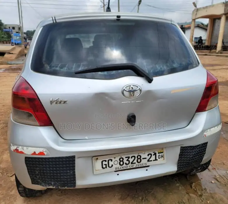 Toyota Vitz 1.3 AWD 5dr 2010 Silver
