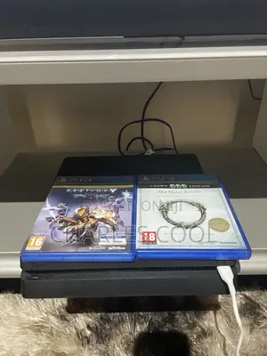 Playstation 4 Standard 500gig With One Pad, 2cd.