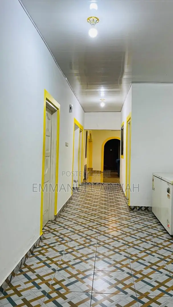 5bdrm House in Ablekuma Odumase for sale