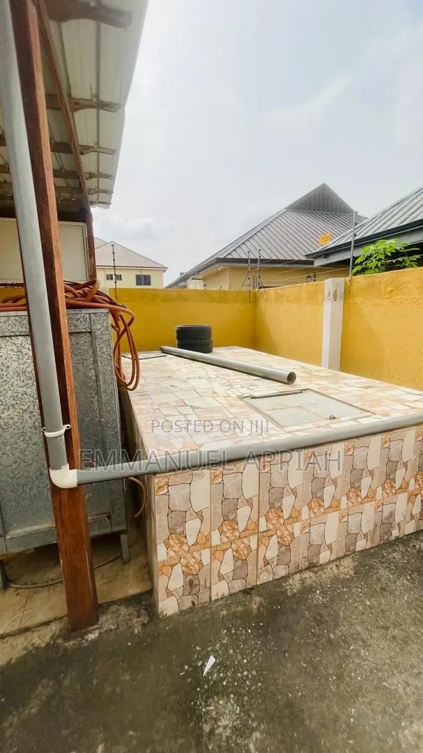 5bdrm House in Ablekuma Odumase for sale