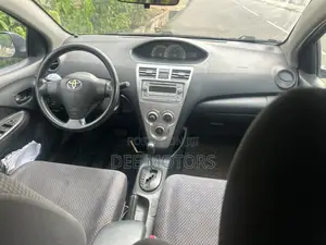 Toyota Yaris 2010 Blue