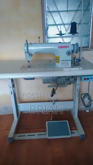 Fairly New Gemsy Industrial Sewing Machine