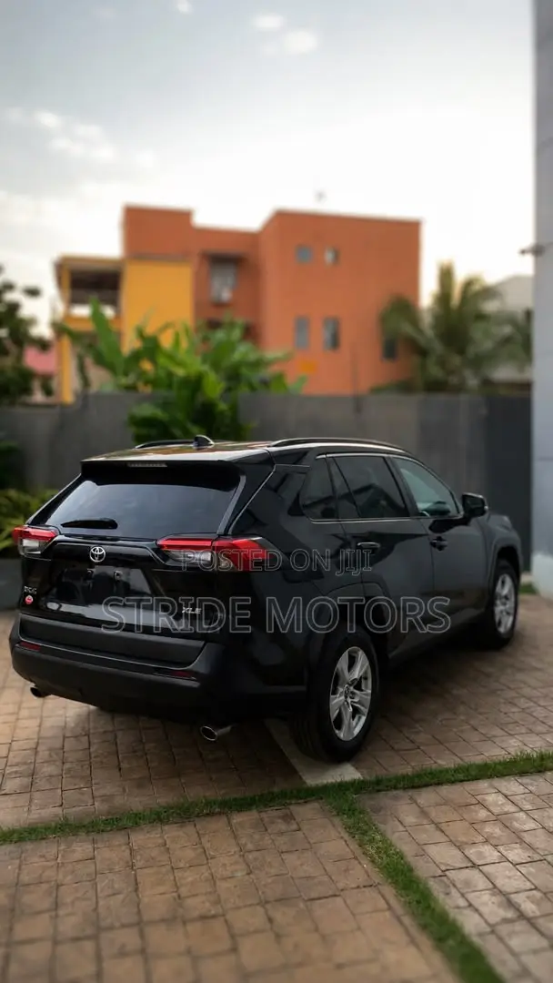 Toyota RAV4 XLE AWD 2020 Black