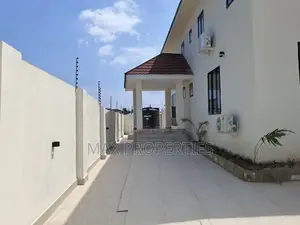 4bdrm House in Adjiriganor for sale