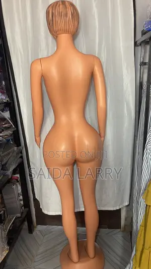Mannequin N