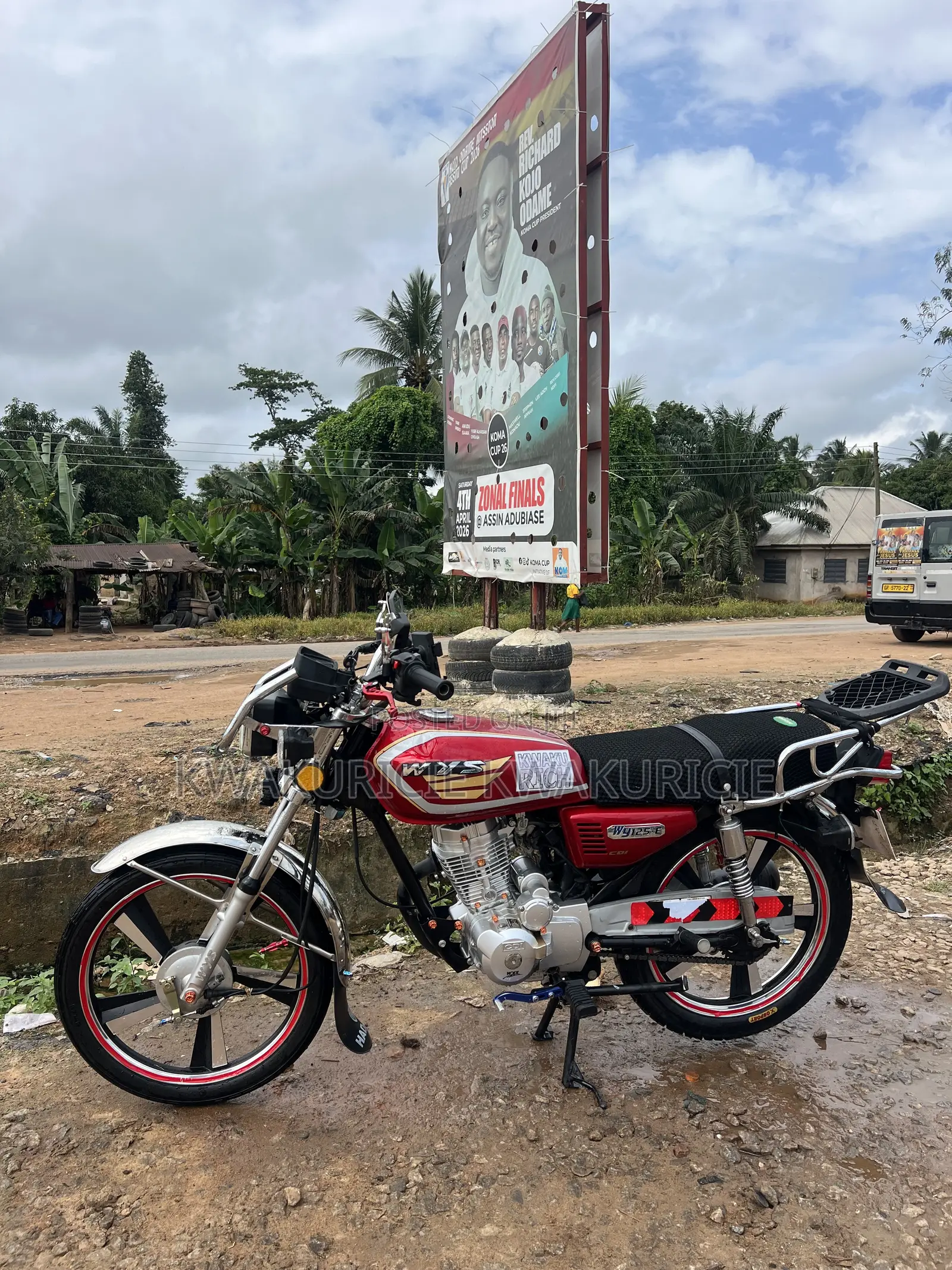 Royal RY125 2018 Red