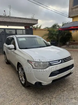 Mitsubishi Outlander SE 4dr SUV AWD (2.4L 4cyl CVT) 2014 White