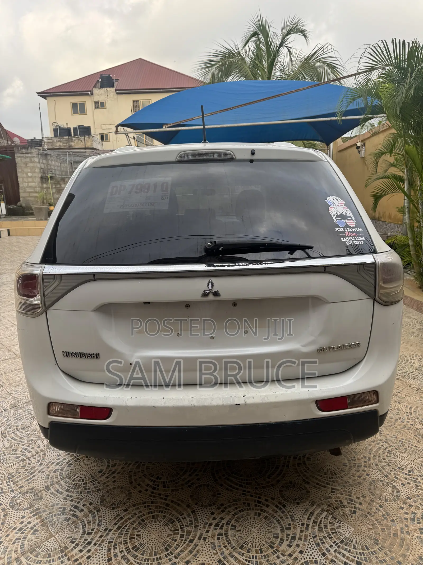 Mitsubishi Outlander SE 4dr SUV AWD (2.4L 4cyl CVT) 2014 White