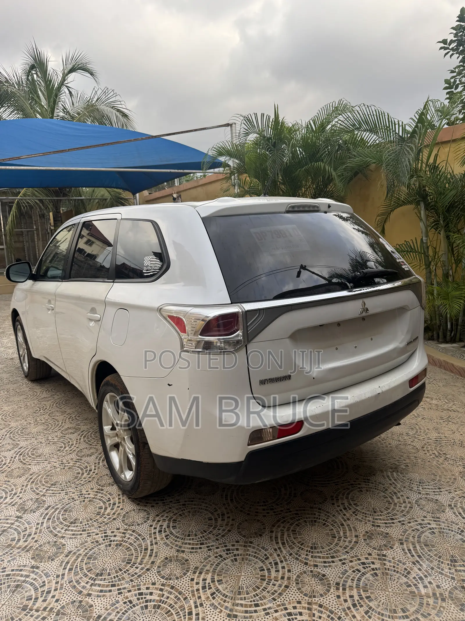Mitsubishi Outlander SE 4dr SUV AWD (2.4L 4cyl CVT) 2014 White