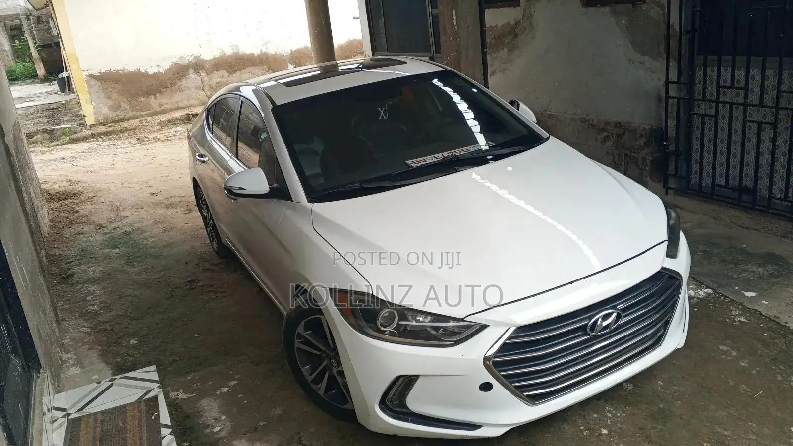 Hyundai Elantra Limited Sedan FWD (2.0L 4cyl 6A) 2017 White