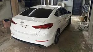 Hyundai Elantra Limited Sedan FWD (2.0L 4cyl 6A) 2017 White