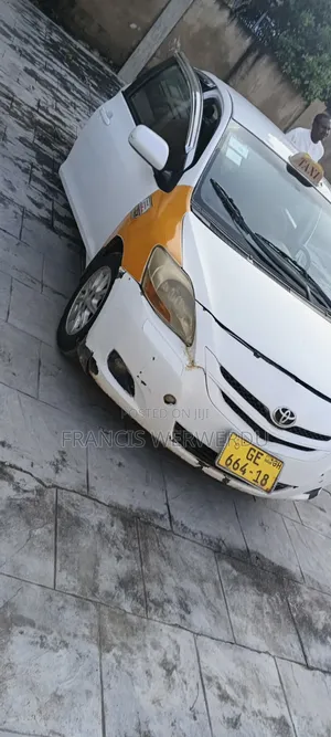 Toyota Yaris 2009 White