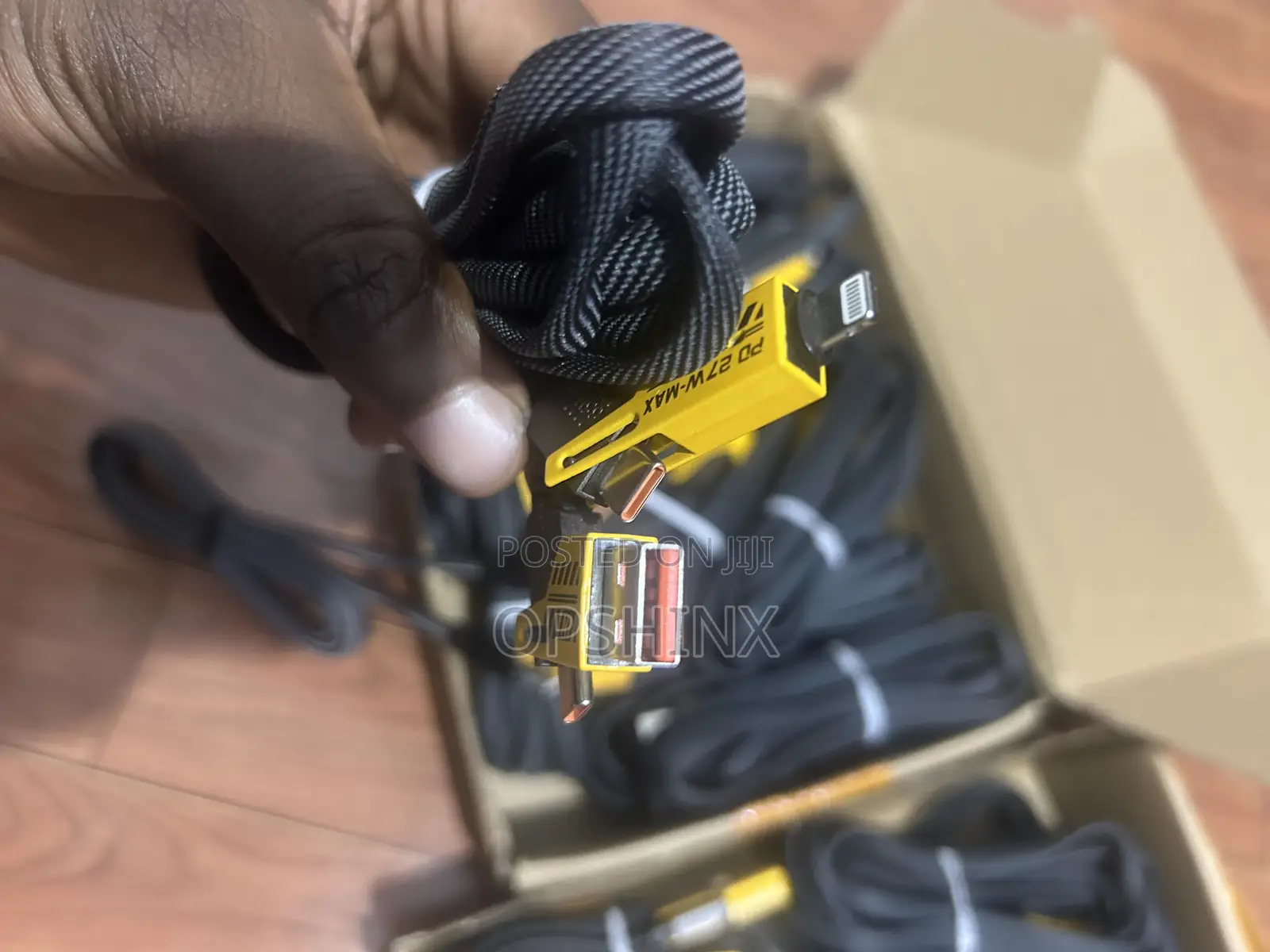 Bumblebee Zinc-Alloy 4 in 1 Data and Charging Cable