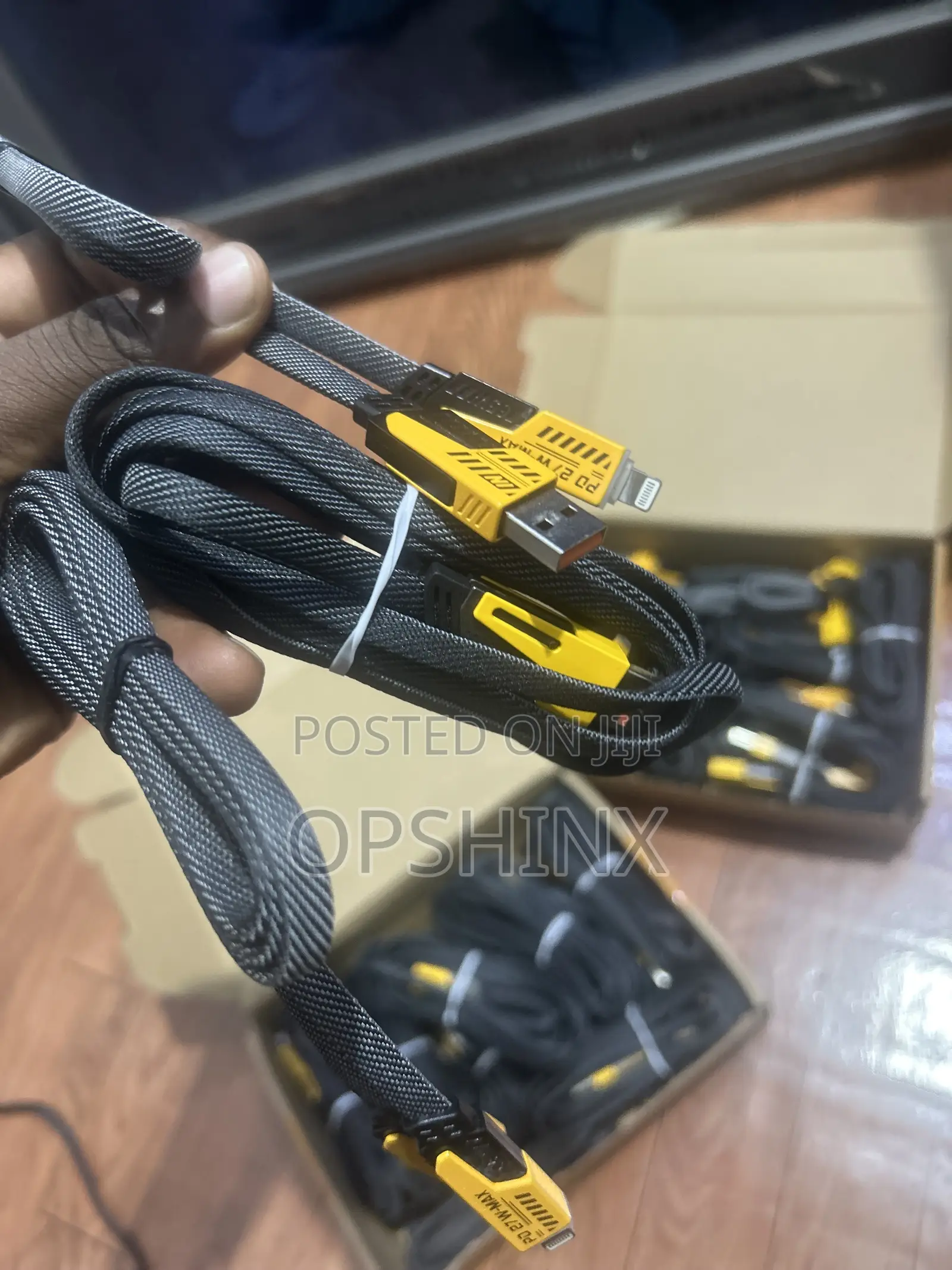 Bumblebee Zinc-Alloy 4 in 1 Data and Charging Cable