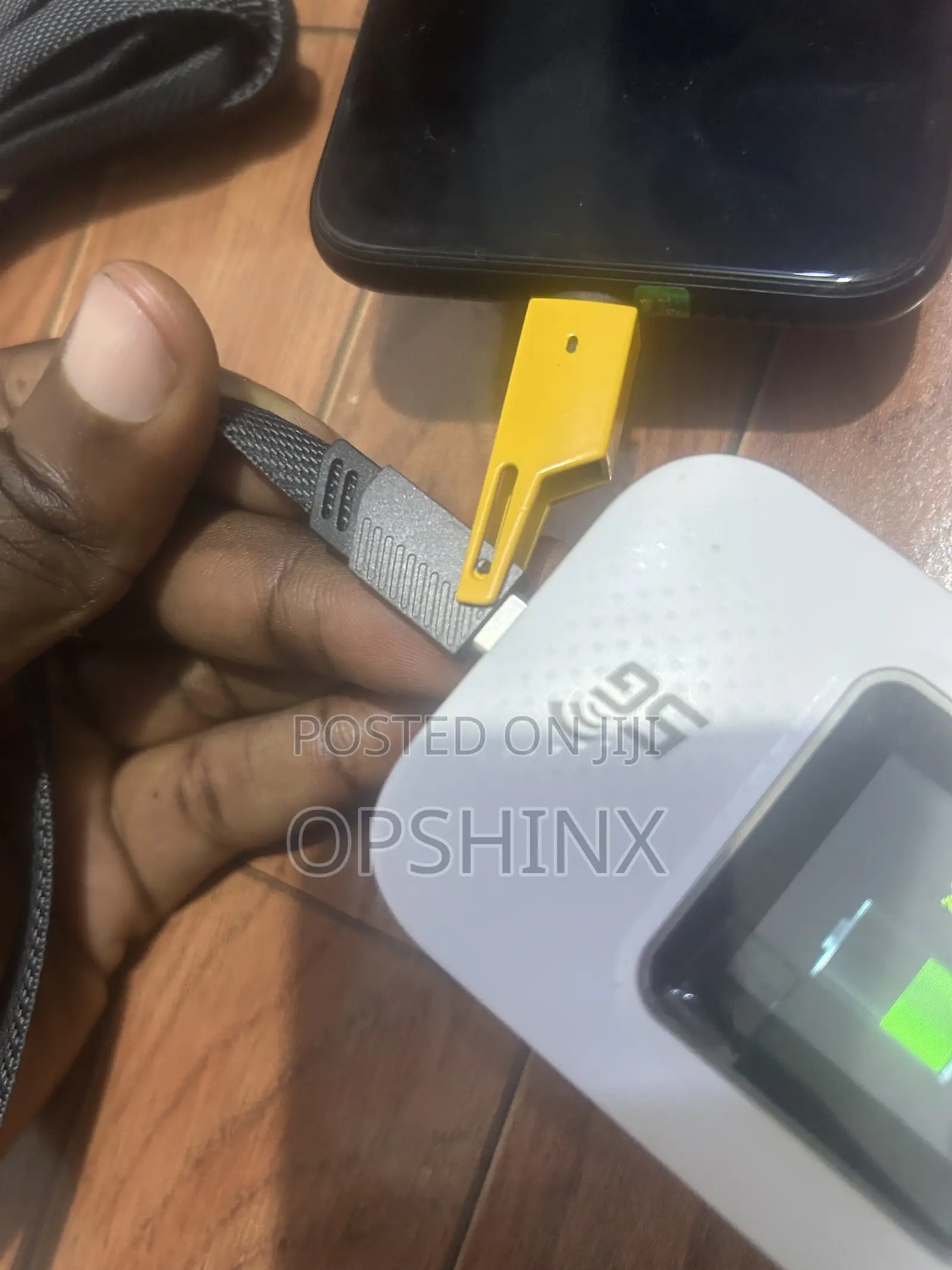 Bumblebee Zinc-Alloy 4 in 1 Data and Charging Cable