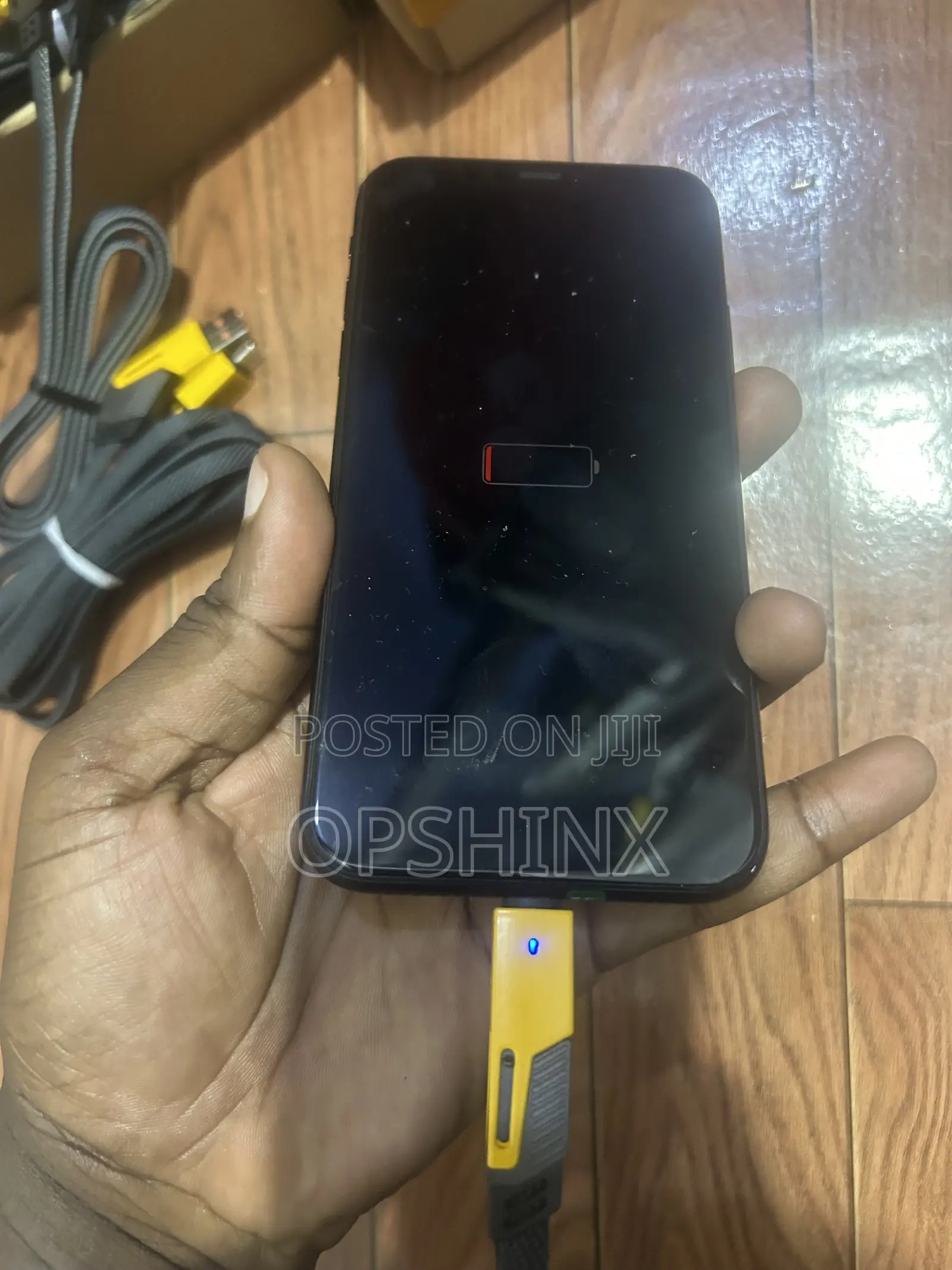 Bumblebee Zinc-Alloy 4 in 1 Data and Charging Cable
