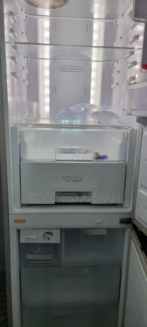 Very Neat and Powerful Lg Fridge