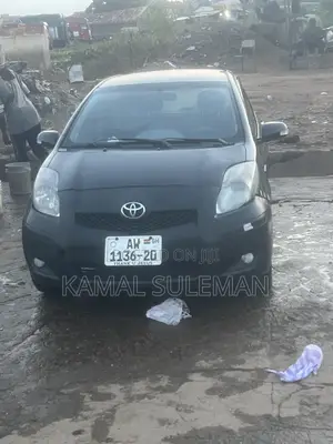 Toyota Vitz 2010 Black