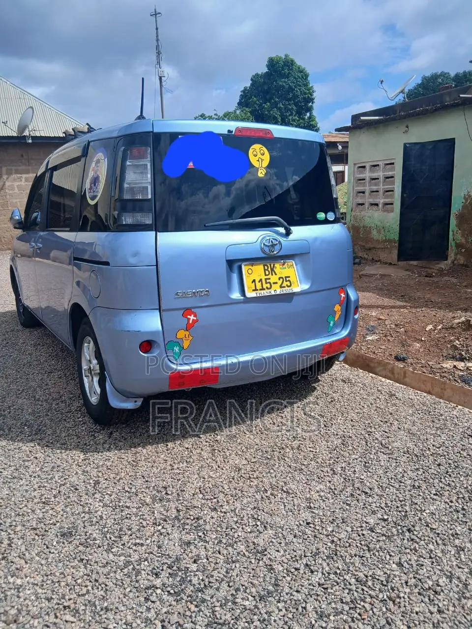 Toyota Sienta 2010 Blue