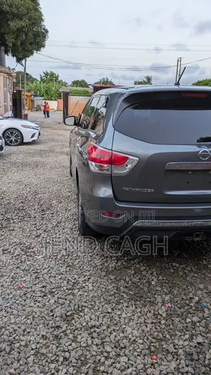 Nissan Pathfinder 2015 Gray
