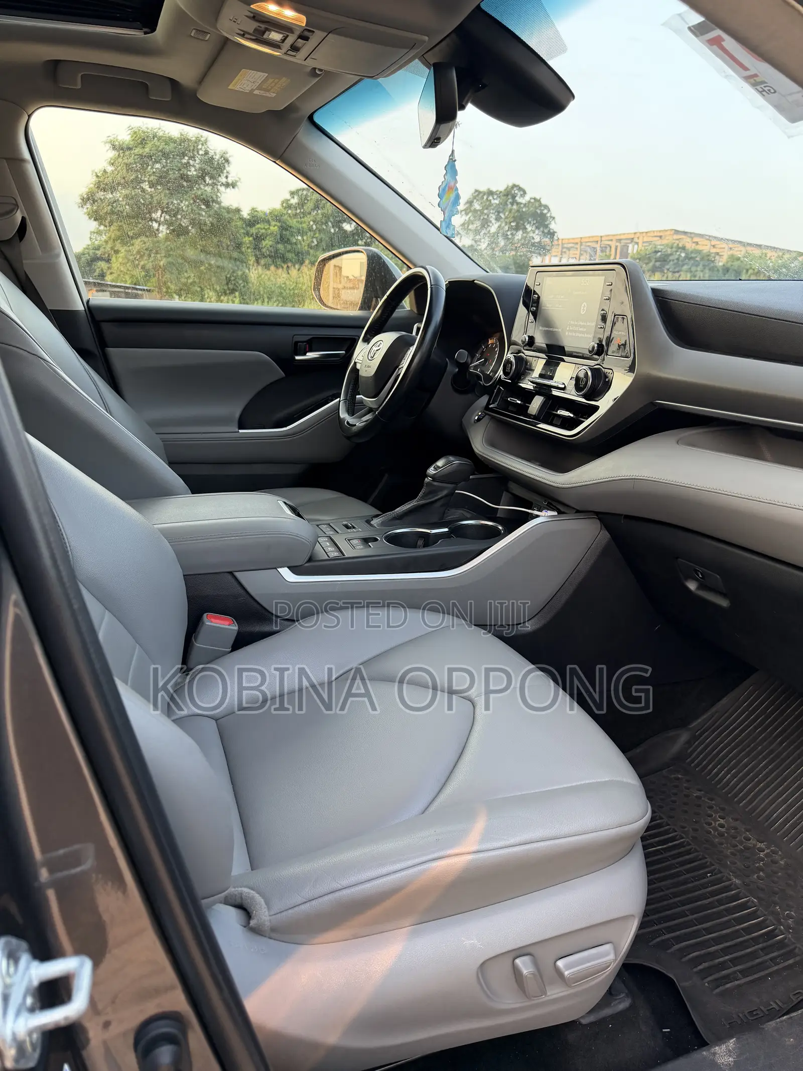 Toyota Highlander XLE 2022 Gray