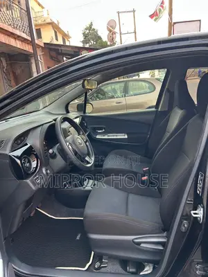Toyota Vitz 1.3 FWD 5dr 2015 Black