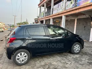 Toyota Vitz 1.3 FWD 5dr 2015 Black
