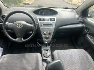Toyota Yaris 2010 Blue