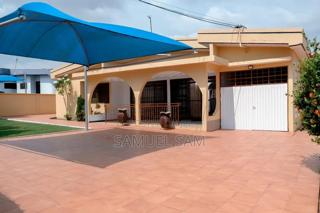 7bdrm House in Tema Sakumono for rent