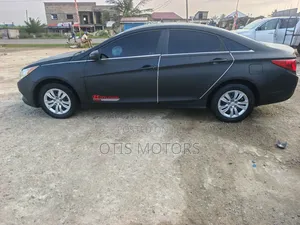 Hyundai Sonata GLS Sedan FWD (2.4L 4cyl 6A) 2013 Matt Black