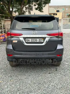 Toyota Fortuner 2.4 D AWD 2022 Black