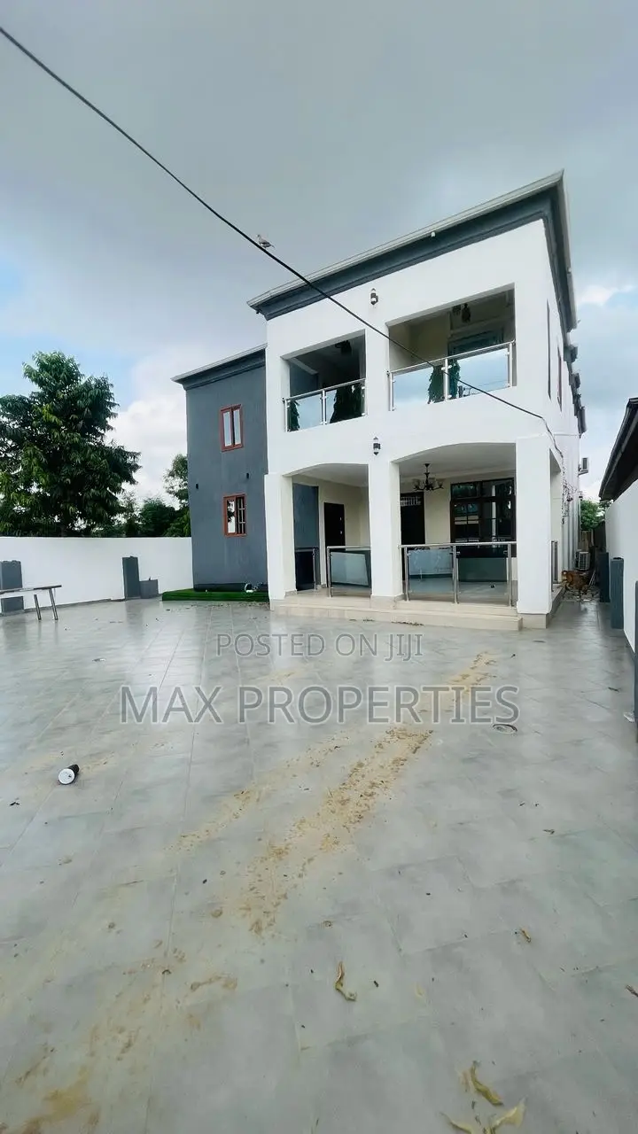 Furnished 6bdrm House in Pokuase for sale