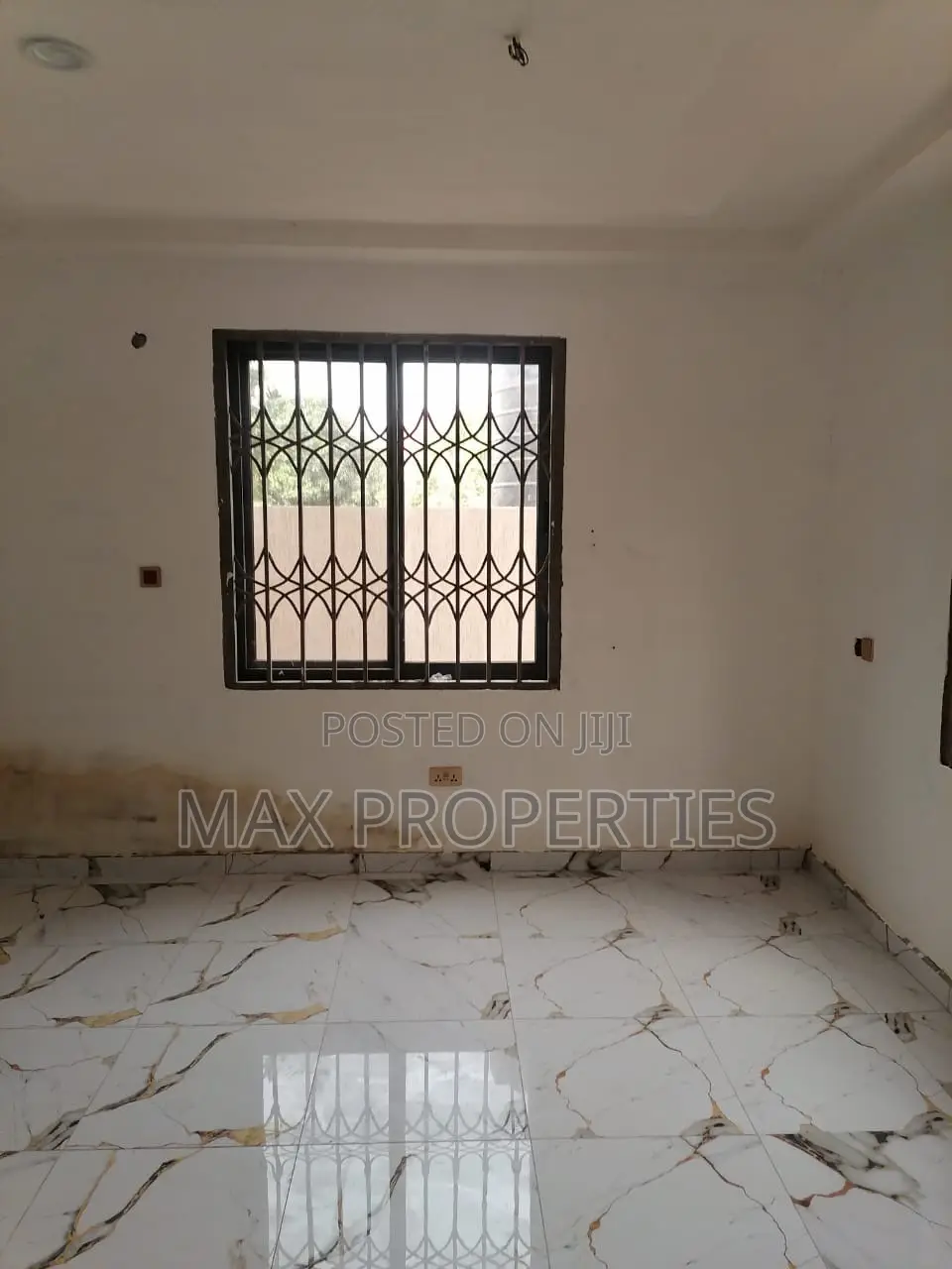 6bdrm House in Amasaman for sale