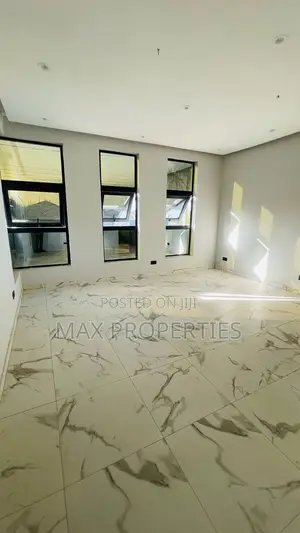 6bdrm House in Amasaman for sale