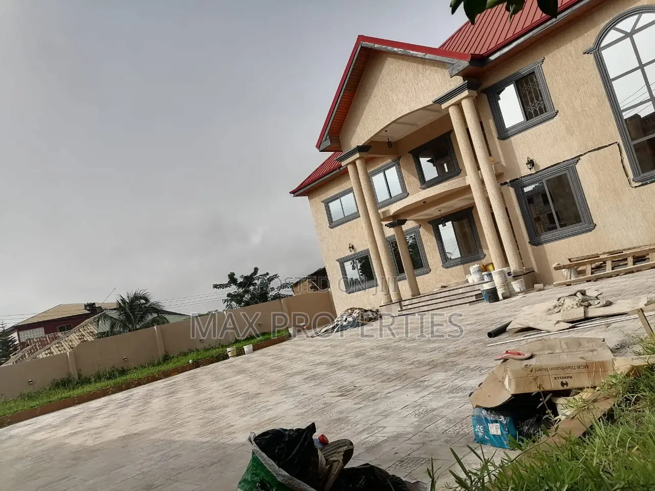 6bdrm House in Amasaman for sale