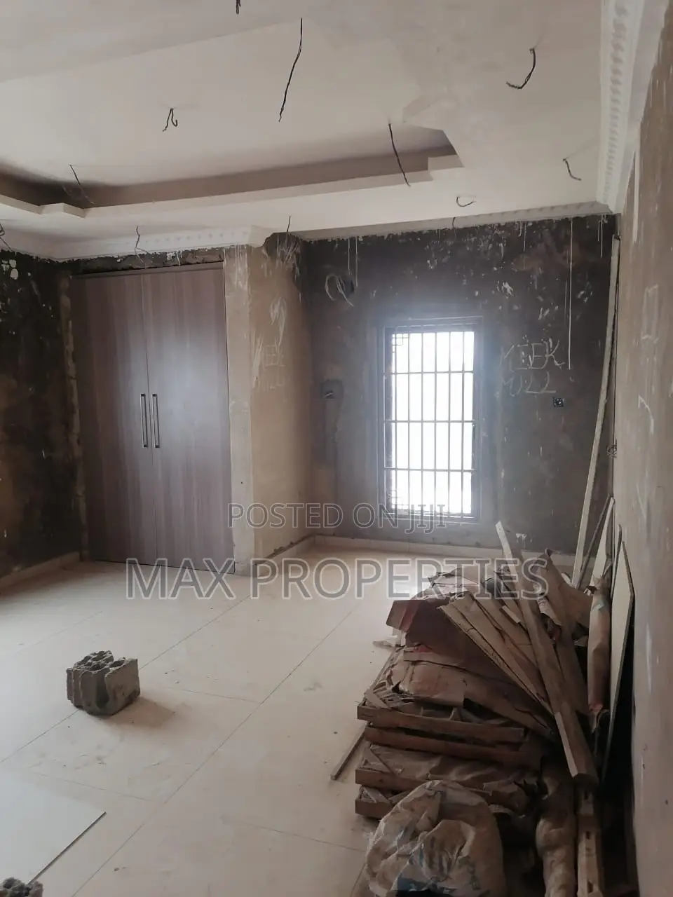 5bdrm House in Amasaman for sale