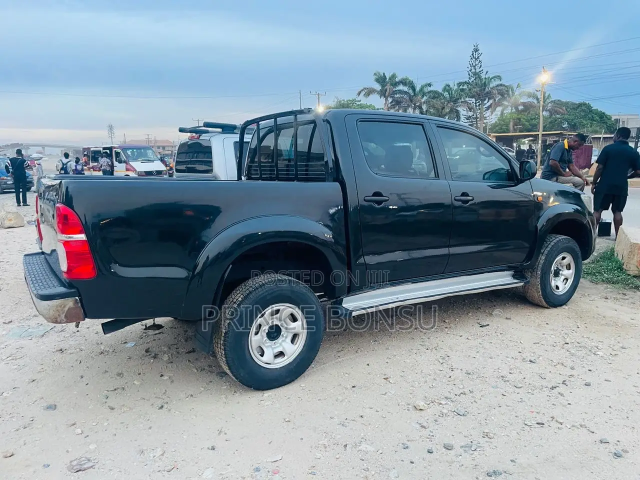 Toyota Hilux 2013 Black