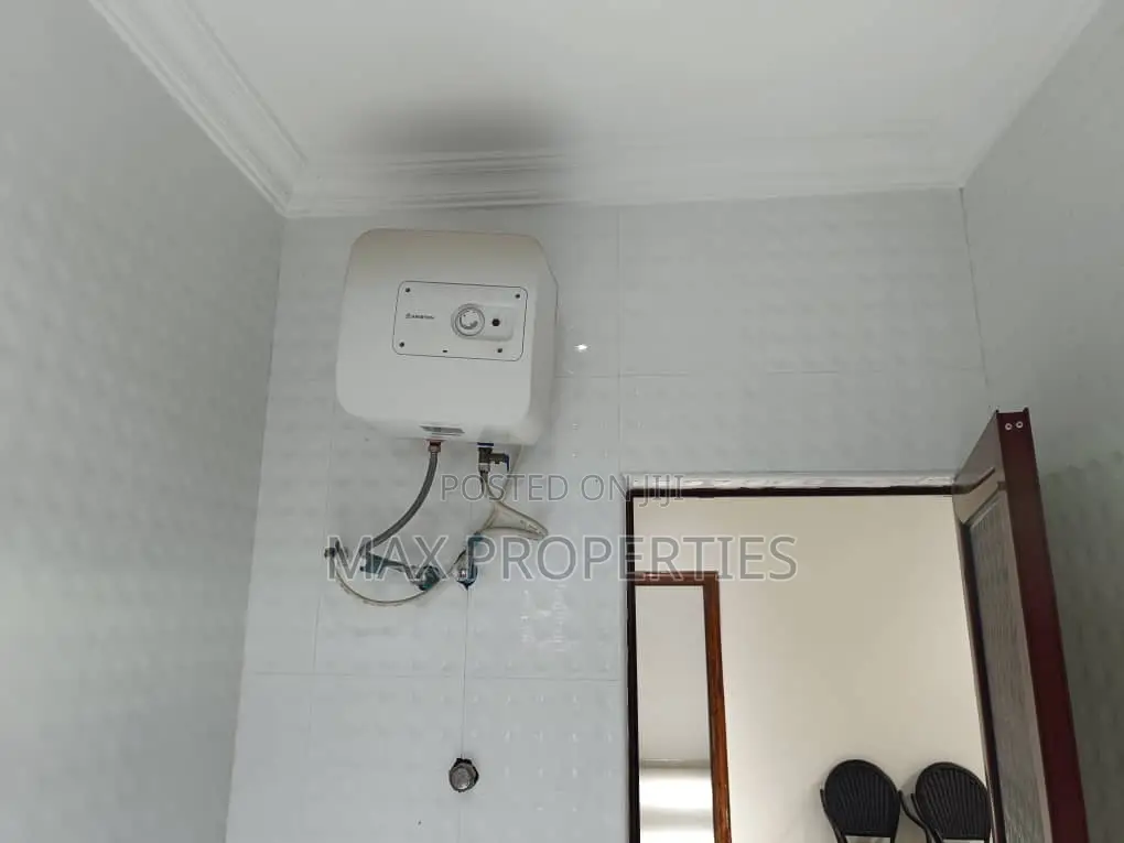 5bdrm House in Amasaman for sale