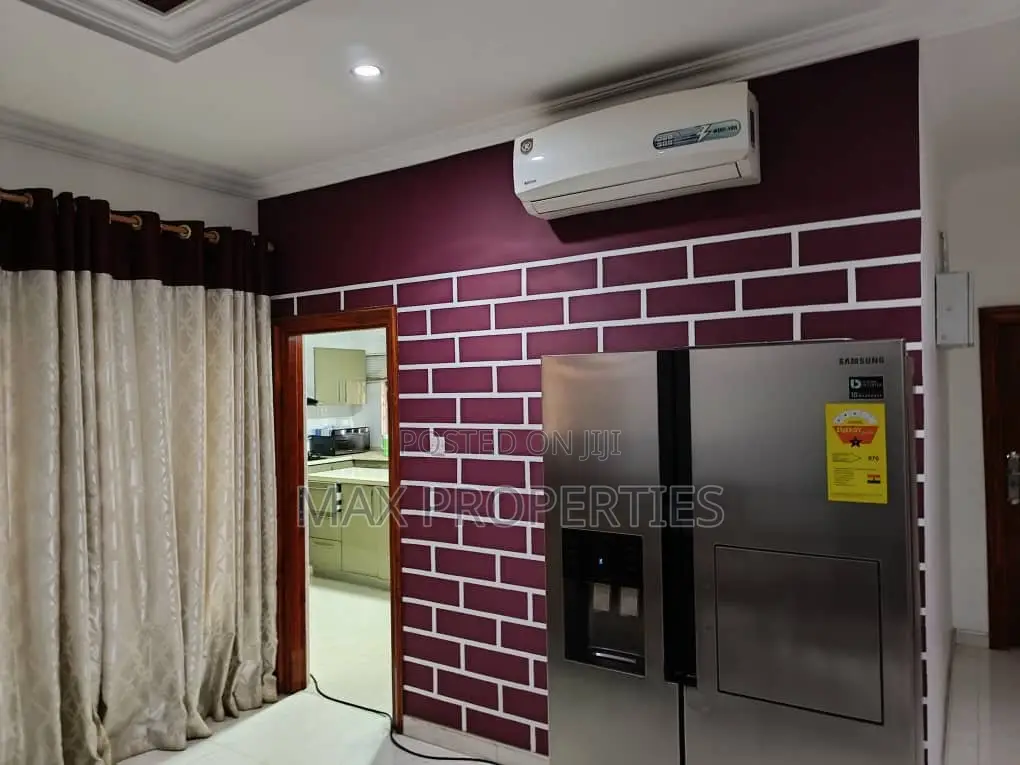 5bdrm House in Amasaman for sale