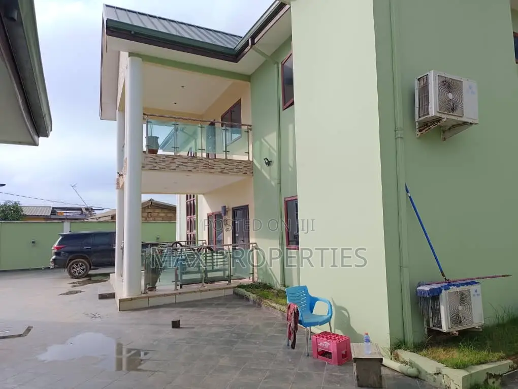 5bdrm House in Amasaman for sale
