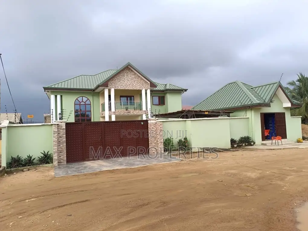 5bdrm House in Amasaman for sale