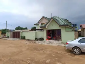 5bdrm House in Amasaman for sale