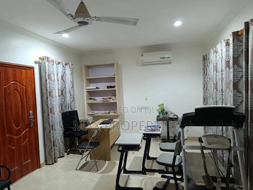 5bdrm House in Amasaman for sale