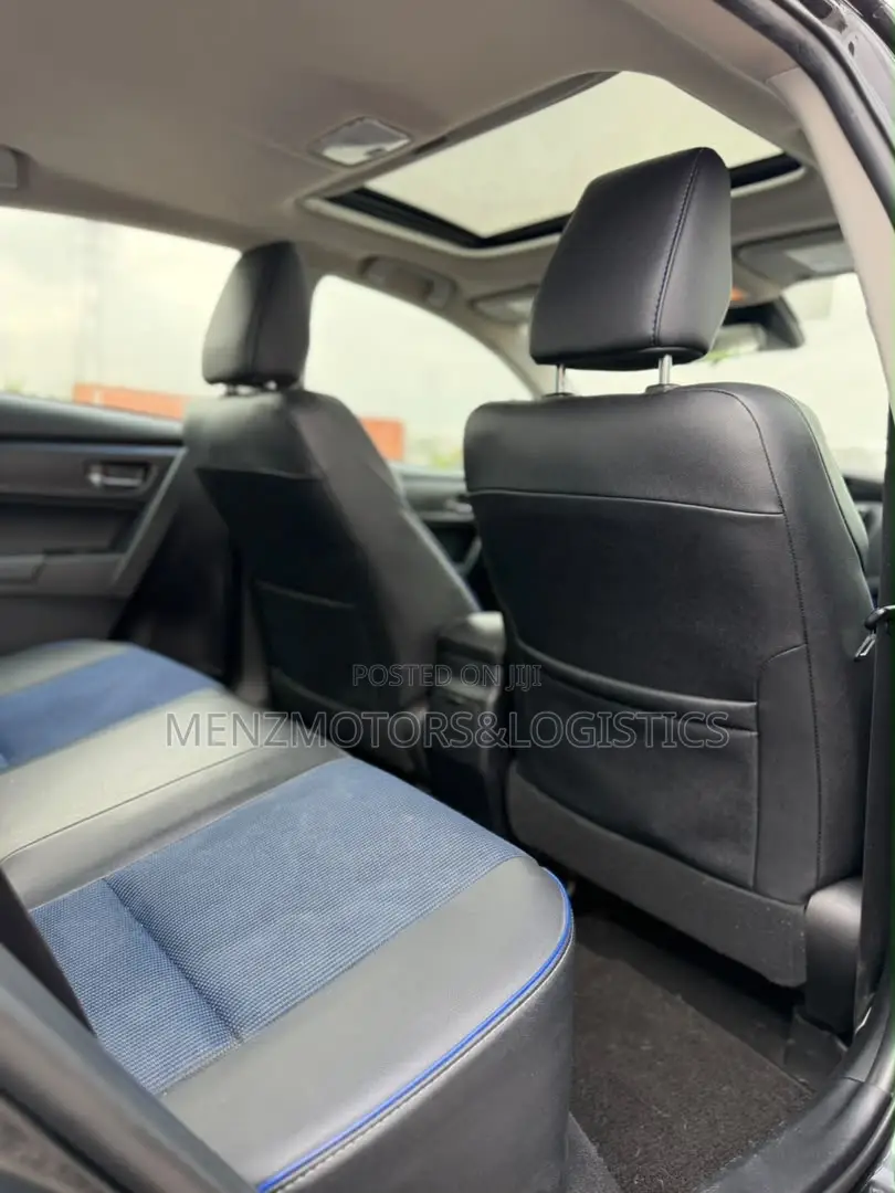 Toyota Corolla SE (1.8L 4cyl 2A) 2018 Black