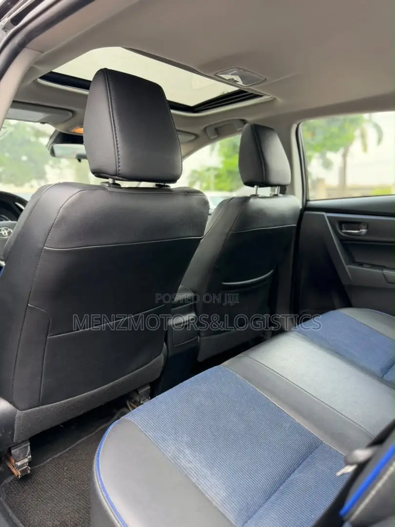 Toyota Corolla SE (1.8L 4cyl 2A) 2018 Black