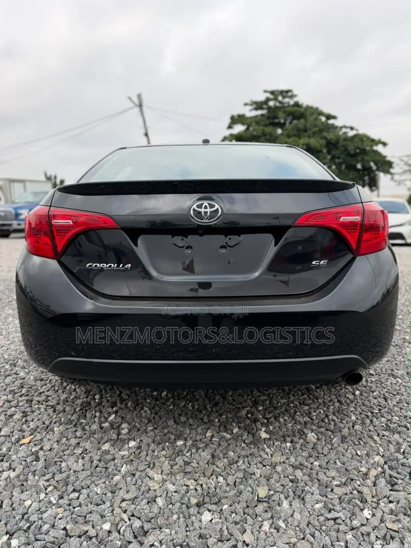 Toyota Corolla SE (1.8L 4cyl 2A) 2018 Black