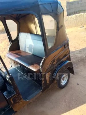 Bajaj RE 2024 Black